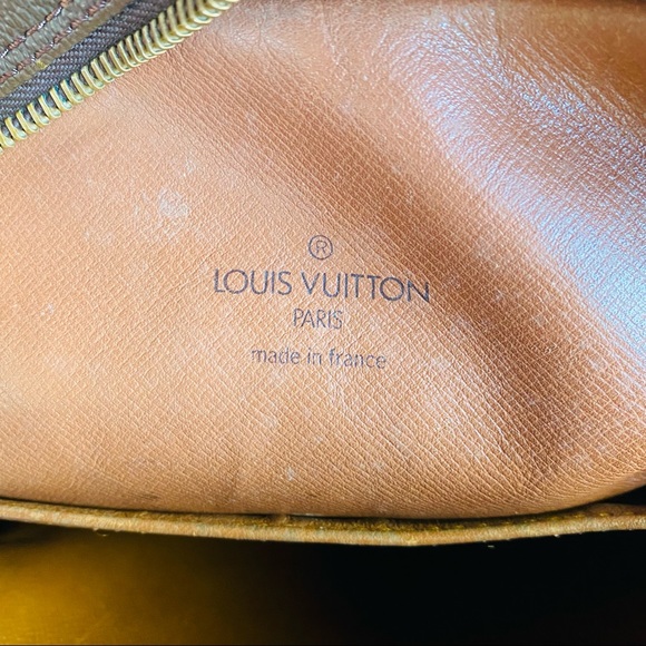 Louis Vuitton Danube MM Crossbody - Picture 8 of 14